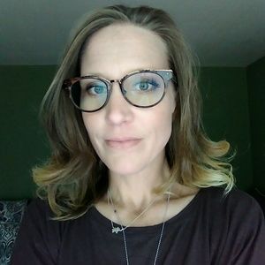 Meet your Posher, Lisa